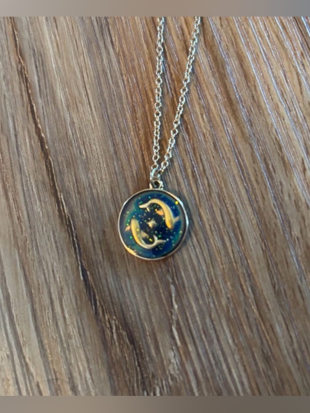 Mood changing- Zodiac Pisces Gold-Tone Pendant Necklace